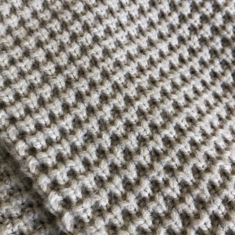Cropped Sweater - Picture 3 of 3